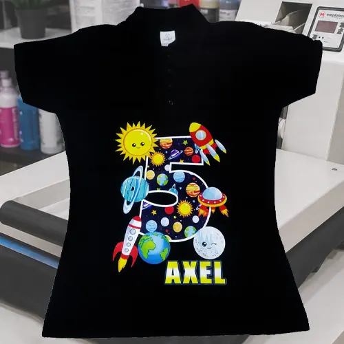 Playera negra personalizada con impresión DTF a todo color